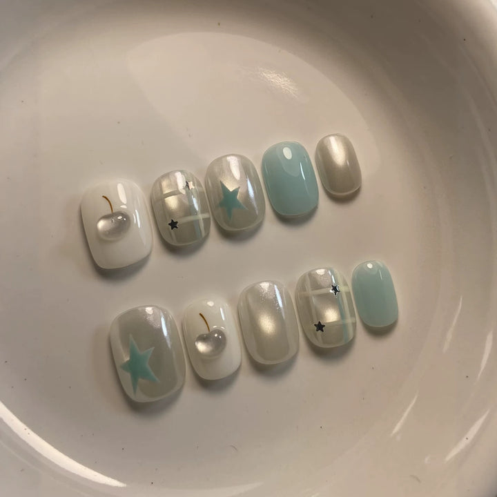 Artistic Themed Press-On Nail Set