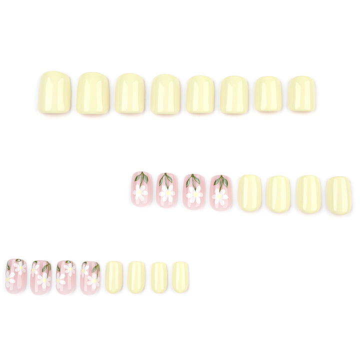 Artful nail extensions with elegant flower design Kalsten