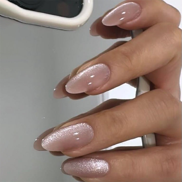 Elegant and glamorous nail art Kalsten