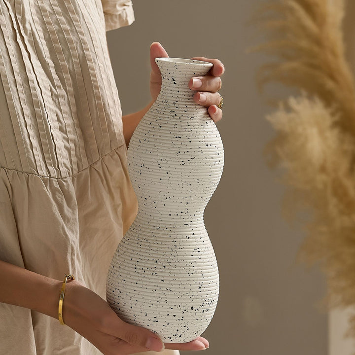 Elegant and Artistic Ceramic Vase Kalsten