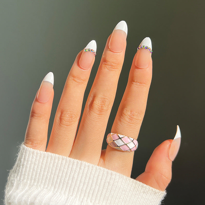 Stylish nail art with glitter accents Kalsten
