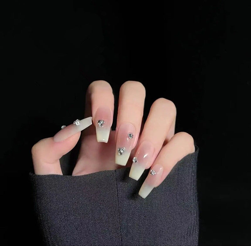 Elegant Rhinestone-Embellished Press-On Nails Kalsten