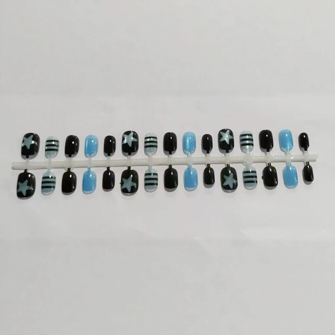 Glamorous Star and Stripe Press-On Nails Kalsten