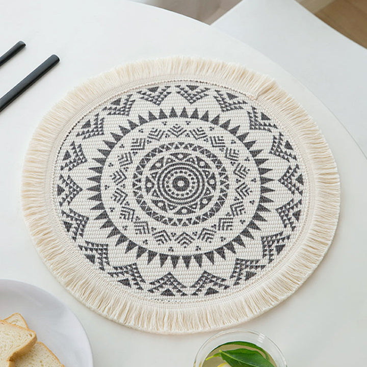 Round woven placemat with fringes and mandala jacquard structure Kalsten