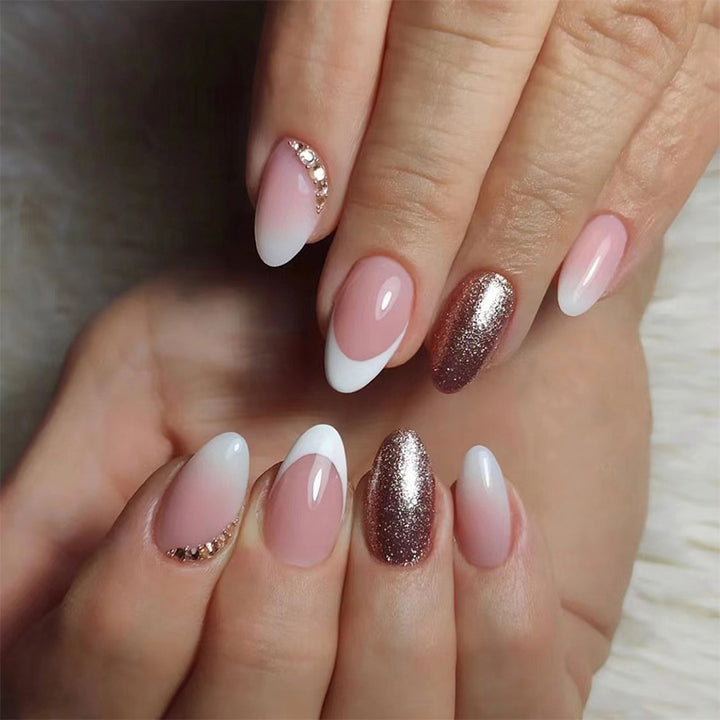 Glamorous nail extensions with shimmering accent Kalsten