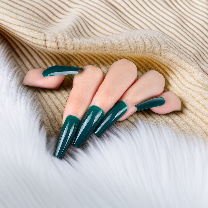 Artificial nails with elegant design Kalsten