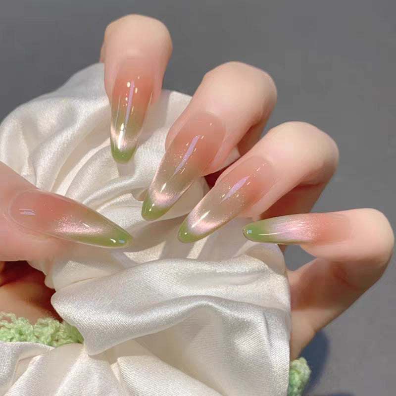 Artistic Press-On Nails with Ombre Finish and Elegant Design Kalsten