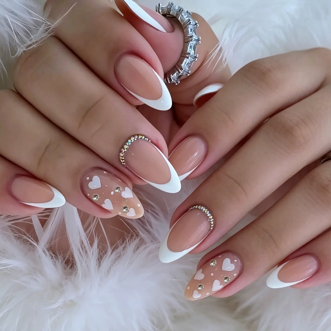 Elegant Almond-Shaped French Tip Nail Art Kalsten