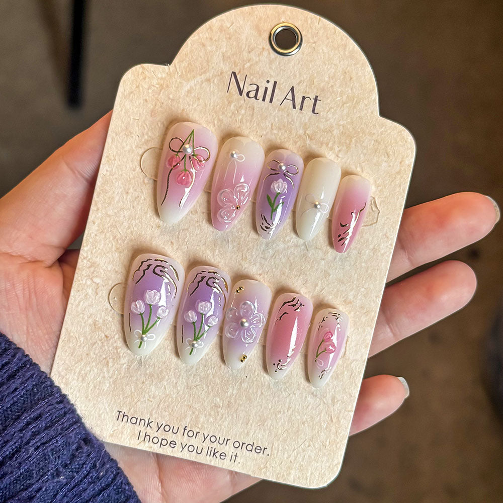 Elegant Floral-Design Press-On Nail Set Kalsten