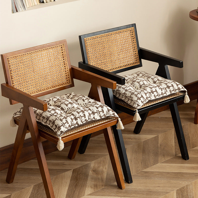Decorative woven seat cushion with tufting and tassels Kalsten