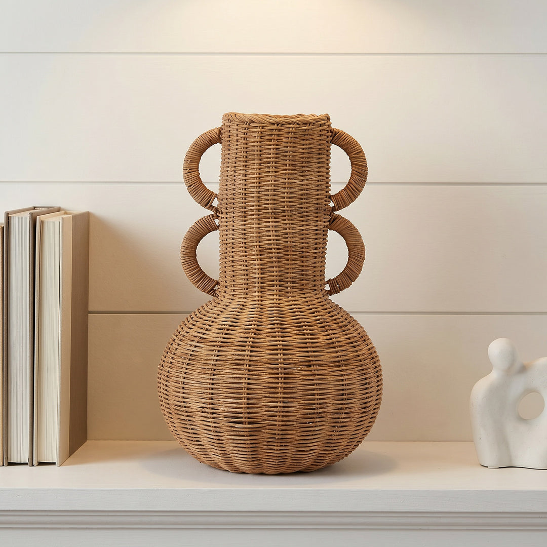 Handcrafted decorative vase with modern design Kalsten