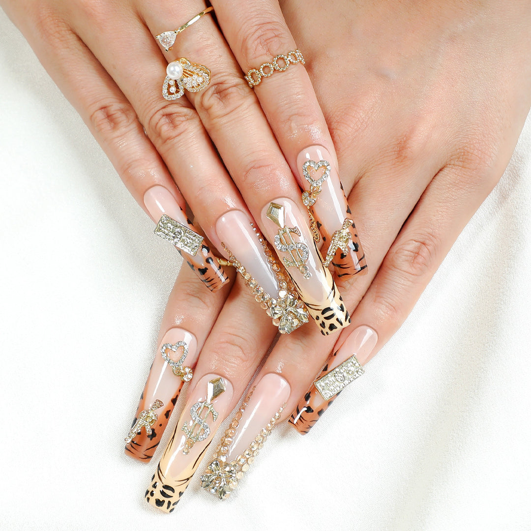 Acrylic nail set with luxurious glitter and animal motifs Kalsten