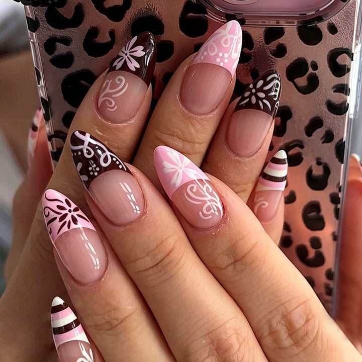 Artificial nail set with decorative flower-like and geometric designs Kalsten
