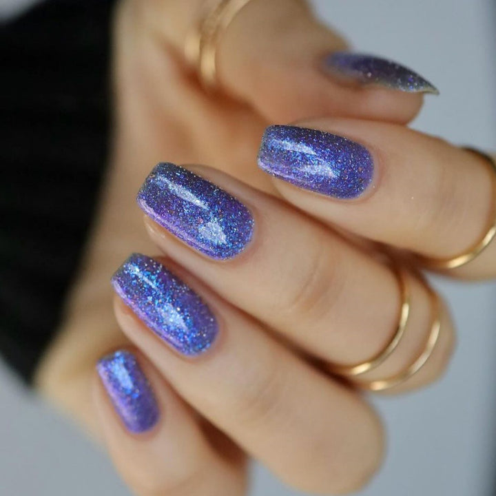 Glittering artificial nails in an elegant color scheme Kalsten