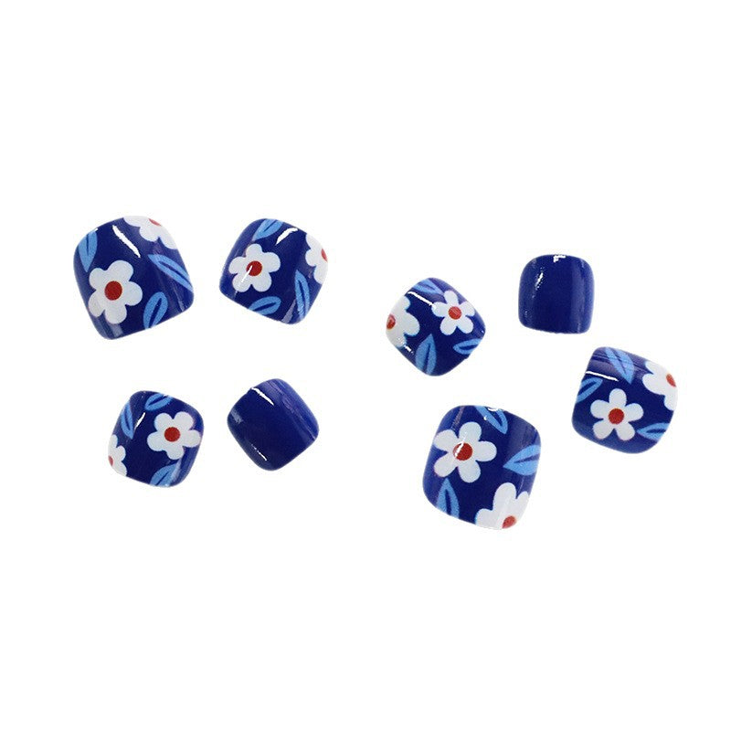 Floral-Themed Pedicure Nail Art Kalsten