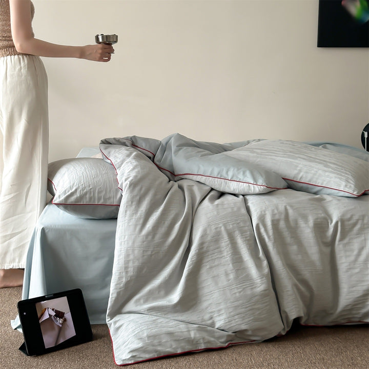 Structured cotton bedding with fine relief texture