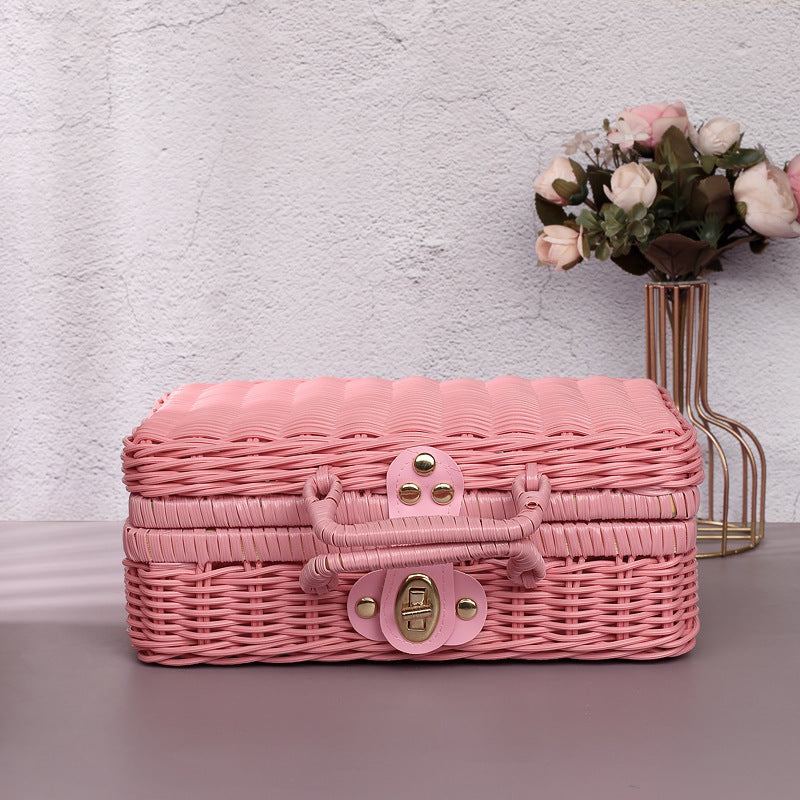 Vintage-Inspired Woven Storage Case Kalsten