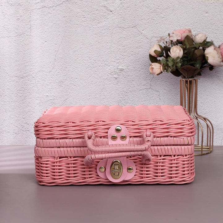 Vintage-Inspired Woven Storage Case Kalsten