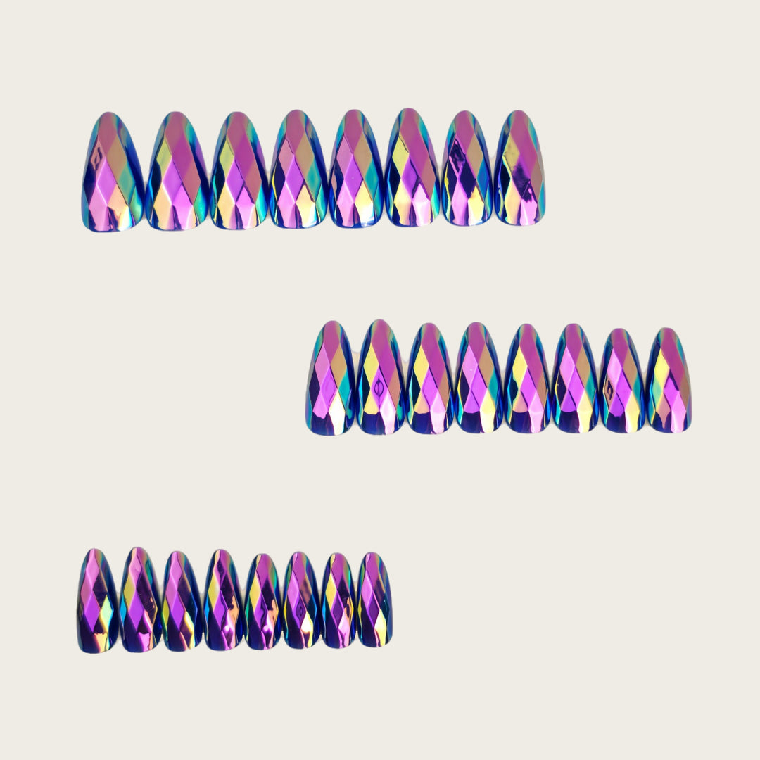Artificial nails in elegant crystal design Kalsten