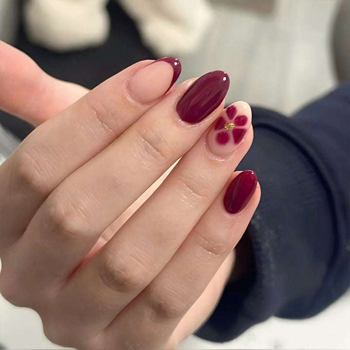 Glamorous nail art with floral accents Kalsten