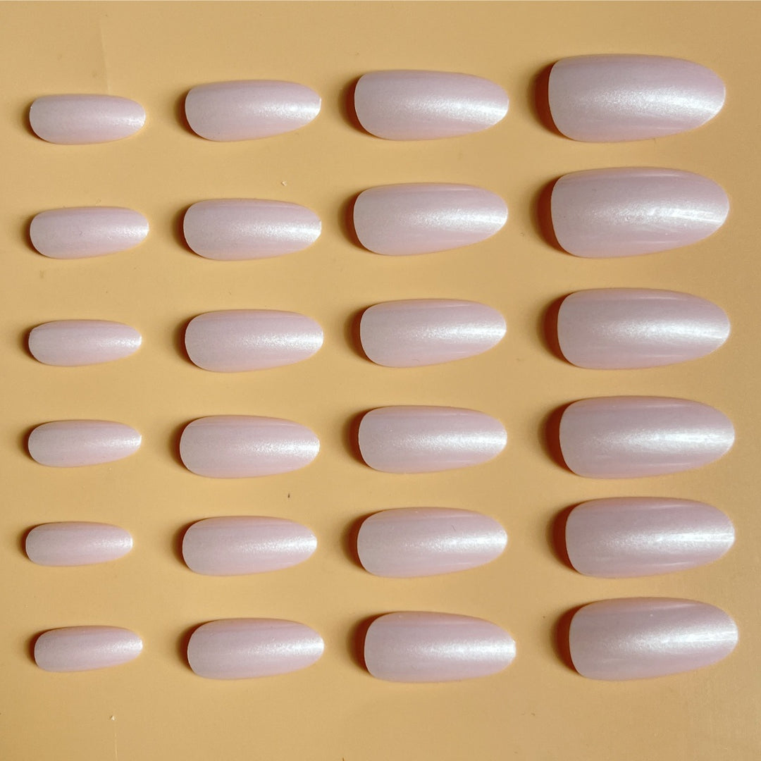 Elegant Almond Shaped Press-On Nail Extensions Kalsten