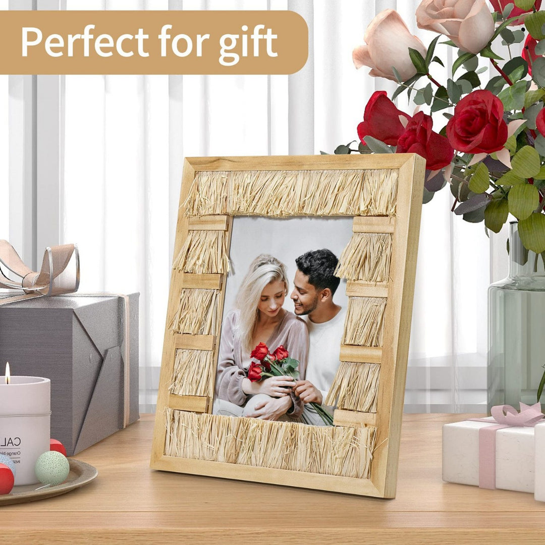 Artful picture frame made of woven natural material Kalsten