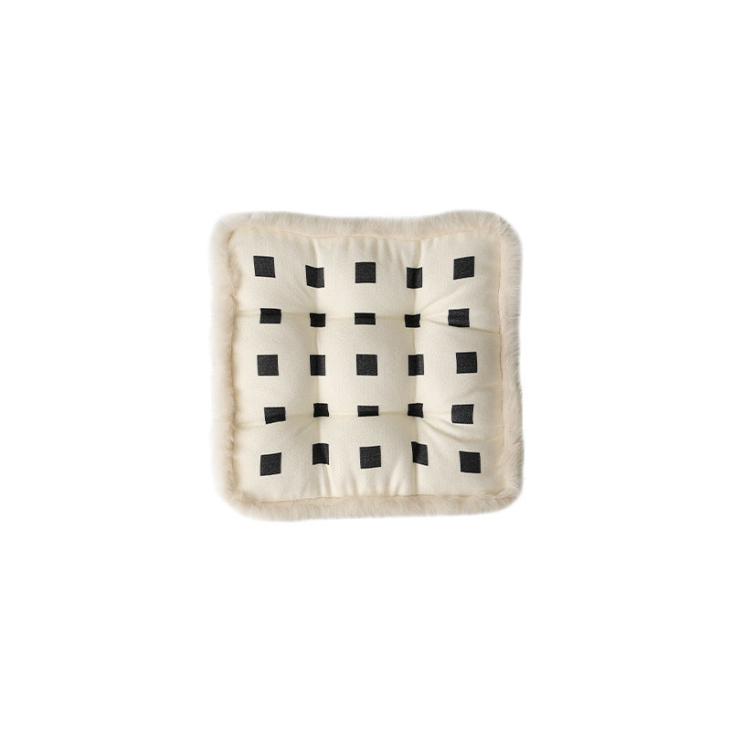 Padded seat cushion with fastening straps, quilted tufting surface and faux fur trim Kalsten