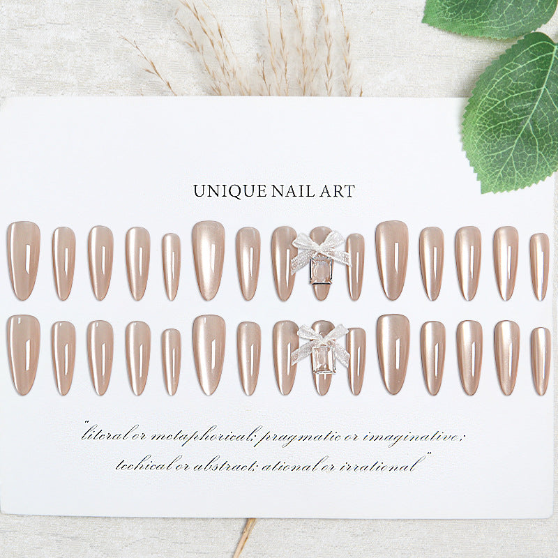 Elegant artificial nail tips with a glossy finish Kalsten