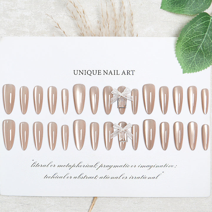 Elegant artificial nail tips with a glossy finish Kalsten