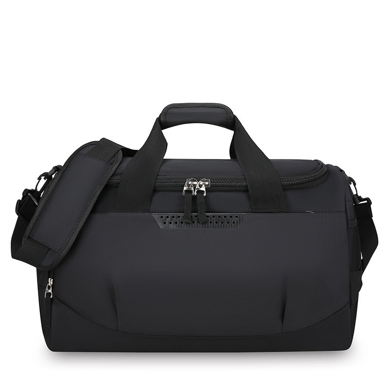 Sporty travel bag with ergonomic carrying system and innovative compartments Kalsten