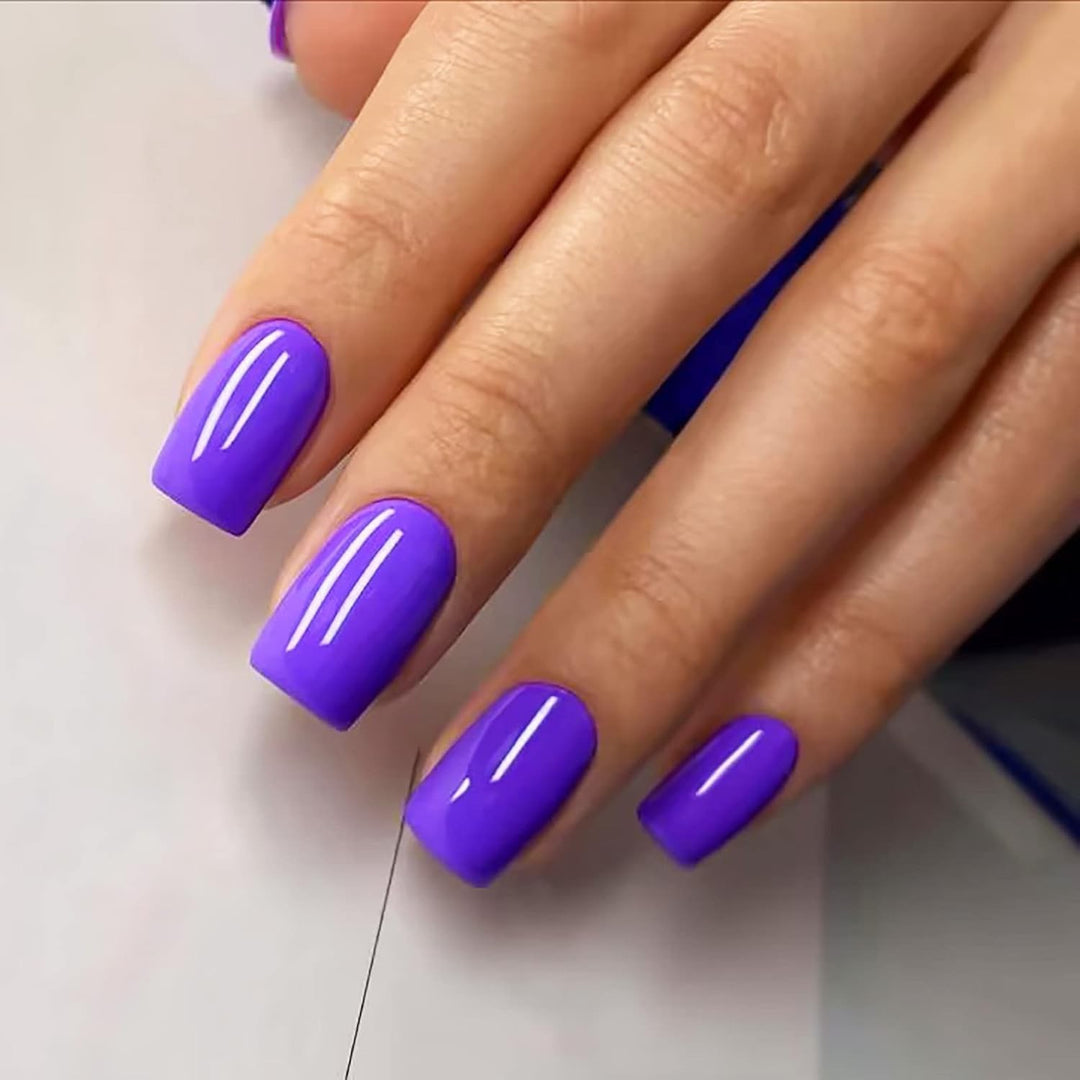 Acrylic nail set with elegant, natural finish Kalsten