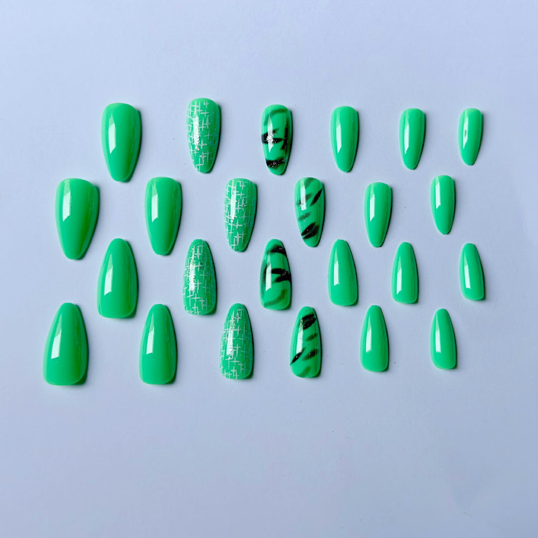 Artistic Green Stiletto Nail Art Set