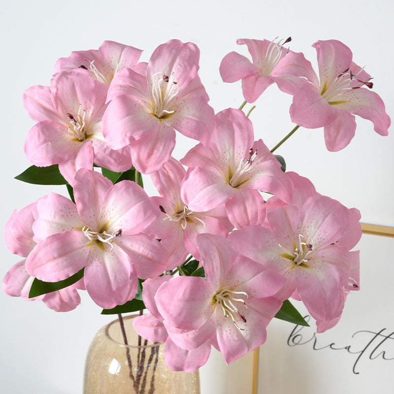 Elegant Silk Flower Decoration