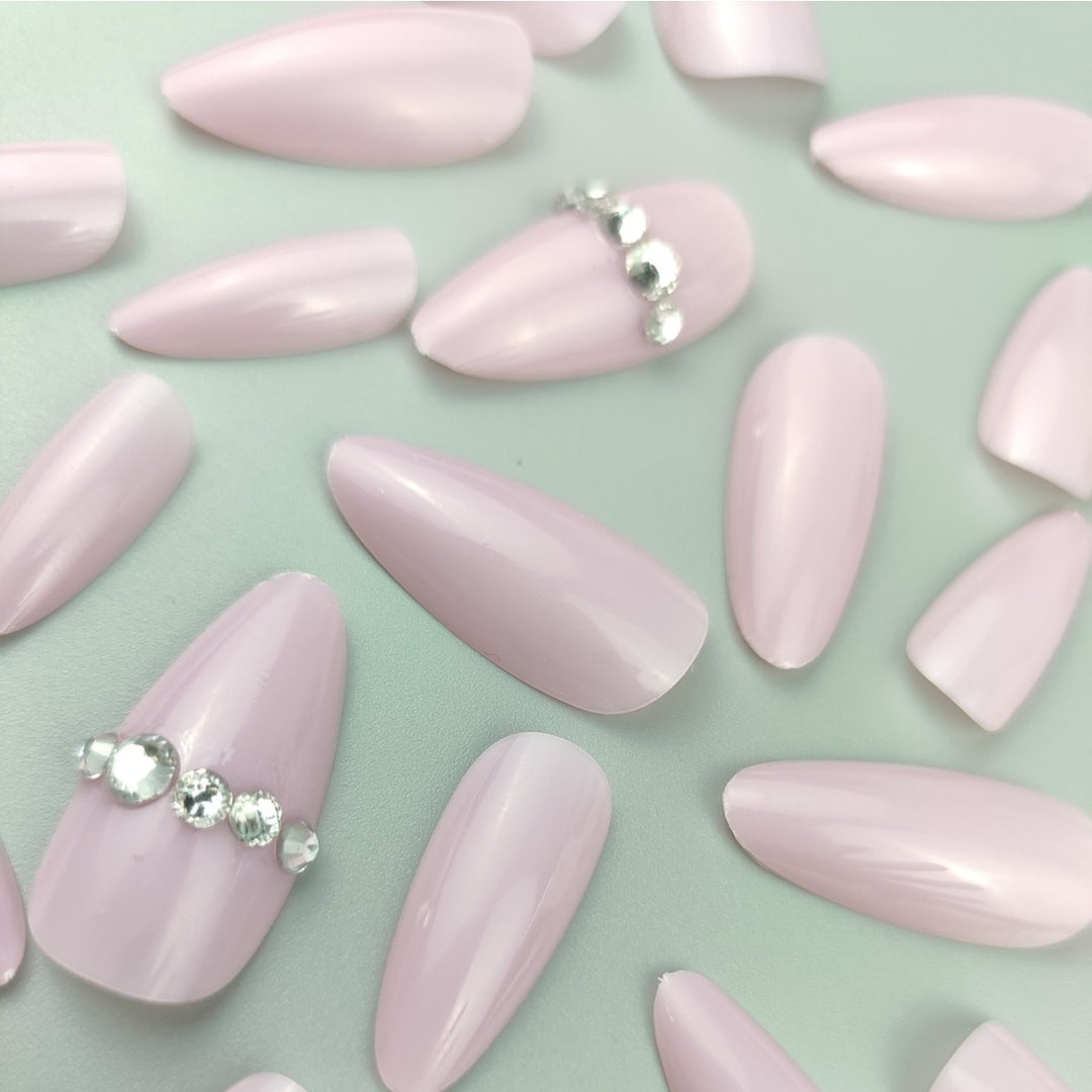 Elegant Almond-Shaped Nail Enhancements Kalsten 1789915615