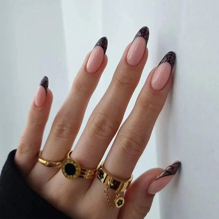 Artful nail tips with elegant spider web pattern Kalsten