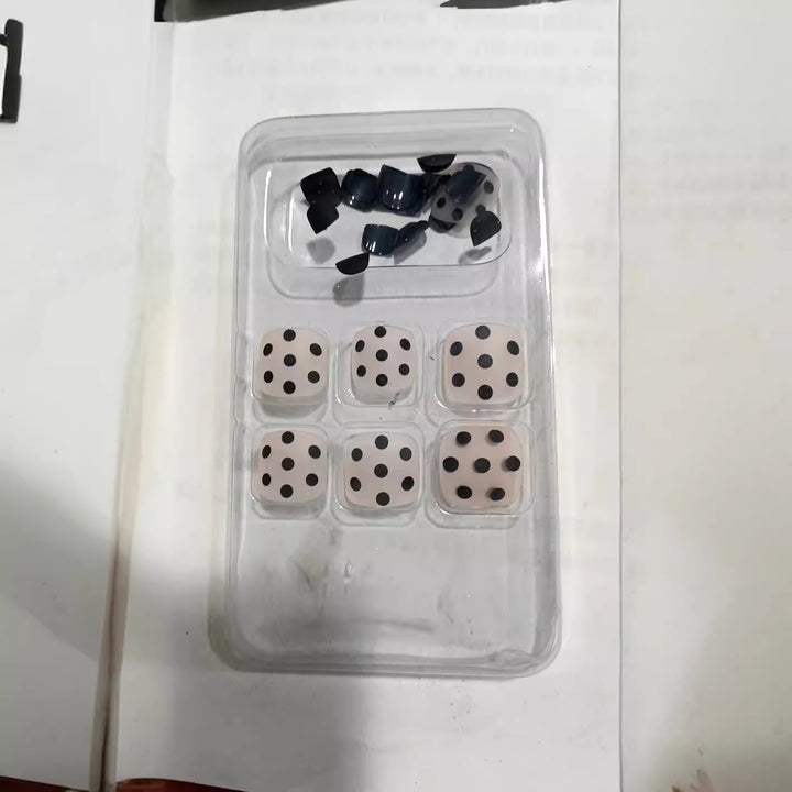 Artistic Polka Dot Press-On Nail Set Kalsten