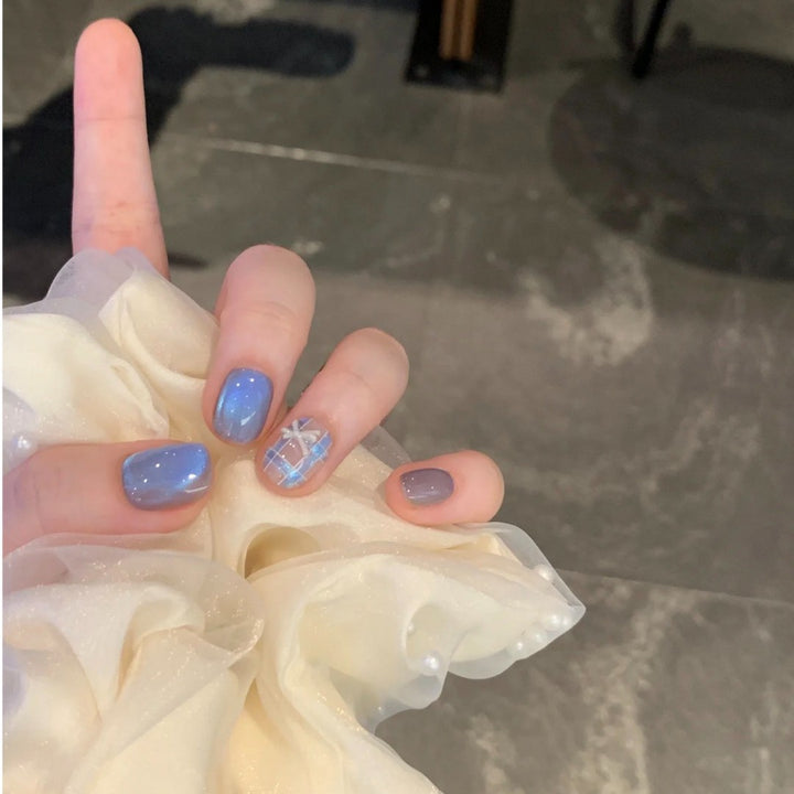 Artificial Nails with Unique Geometric Design Kalsten