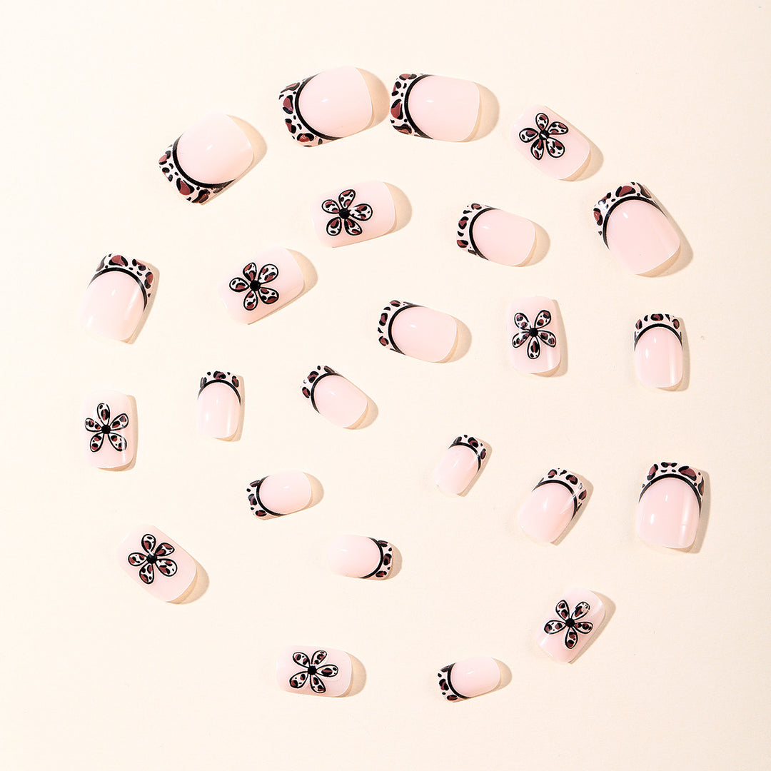 Elegant Floral Accent Nail Art Set Kalsten