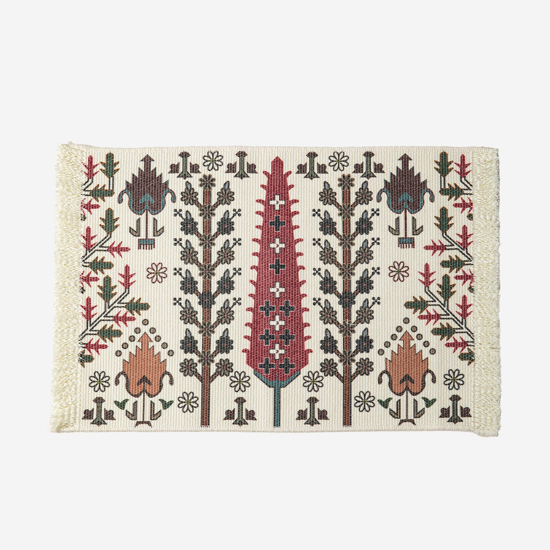 Woven decorative runner with damask jacquard and hand-fringed edge Kalsten
