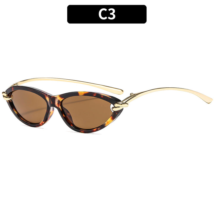 Chic Cat-Eye Sunglasses with Elegant Gold Accents