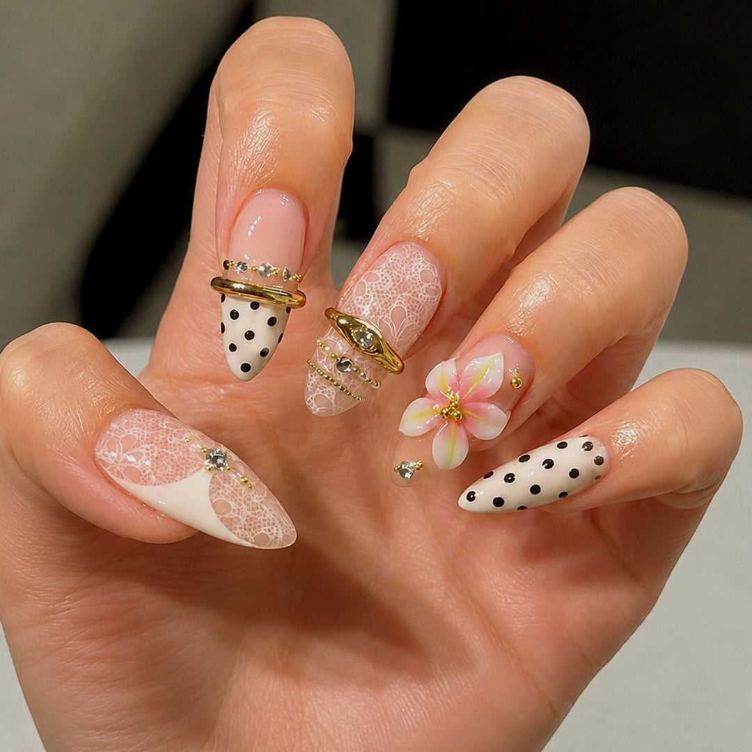 Artificial nail set with floral and glittering accents Kalsten