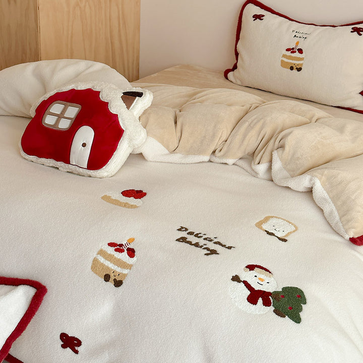 Cozy Reversible Bedding Set made of Teddy Fleece with Embroidered Designs and Decorative Piping