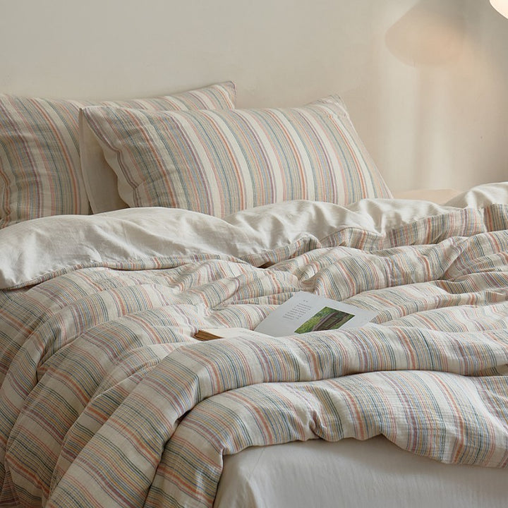 Striped bedding in linen look with quilted texture