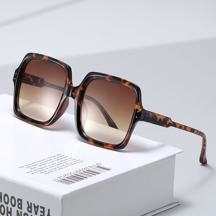 Women’s trendy oversized sunglasses with modern design Kalsten