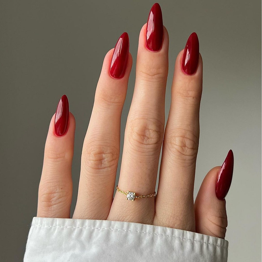 Artificial nail set with elegant stiletto tips and matte finish Kalsten