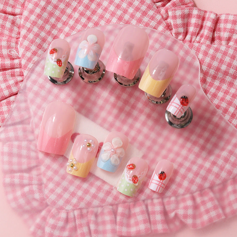 Floral Press-On Nail Art Set Kalsten
