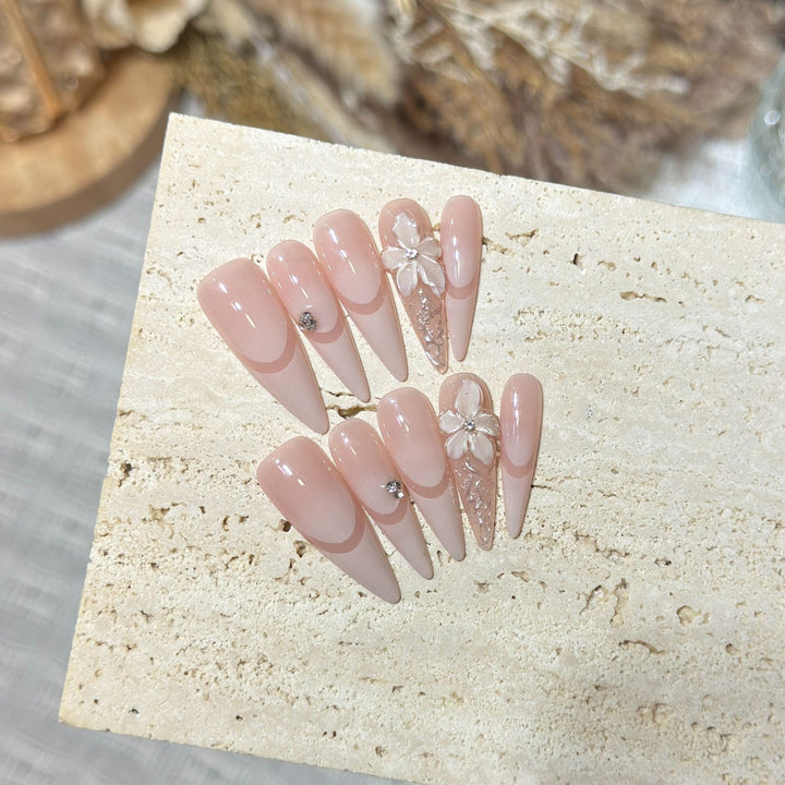 Elegant Stiletto Press-On Nail Art Set with Floral Accents Kalsten
