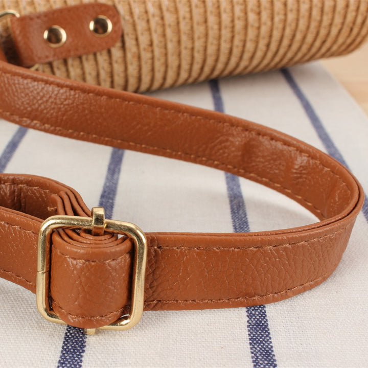 Shoulder bag made of hand-woven natural material with elegant ring closure Kalsten