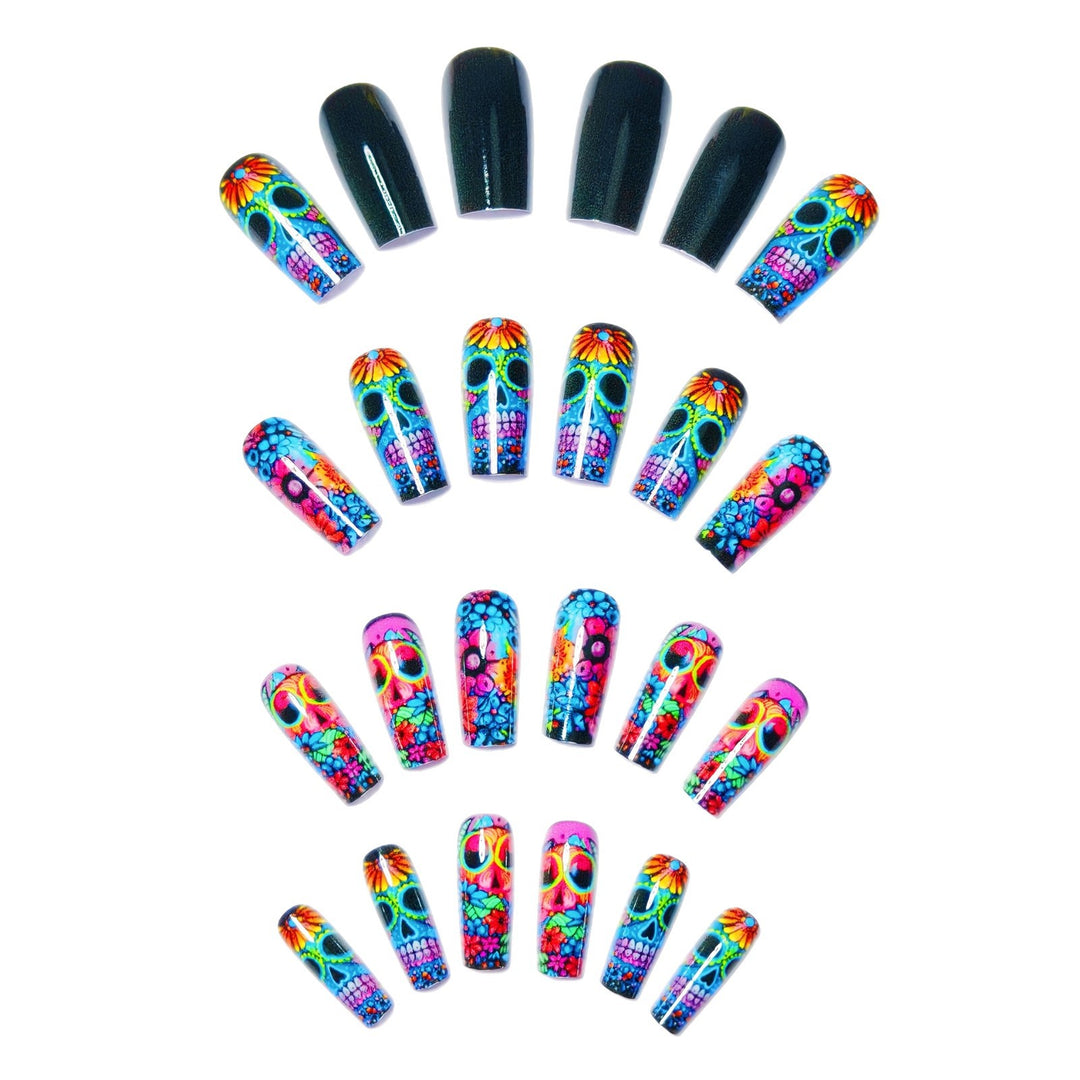 Nail art set with Lively Skull Design Kalsten