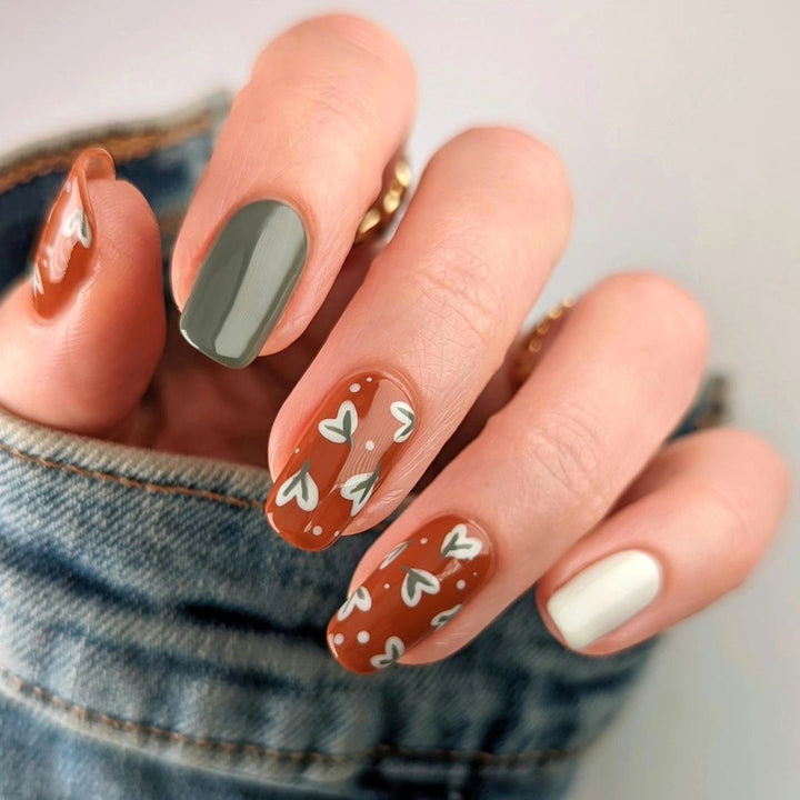 Elegant artificial nails with creative heart decorations Kalsten